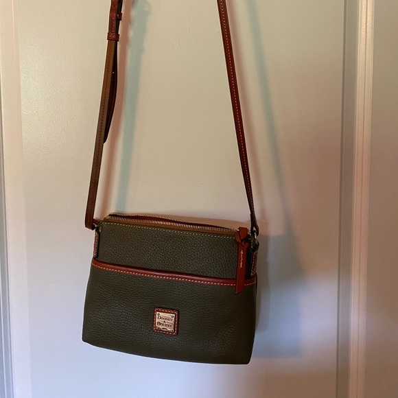 Dooney and Burke small pocket book - Picture 1 of 2